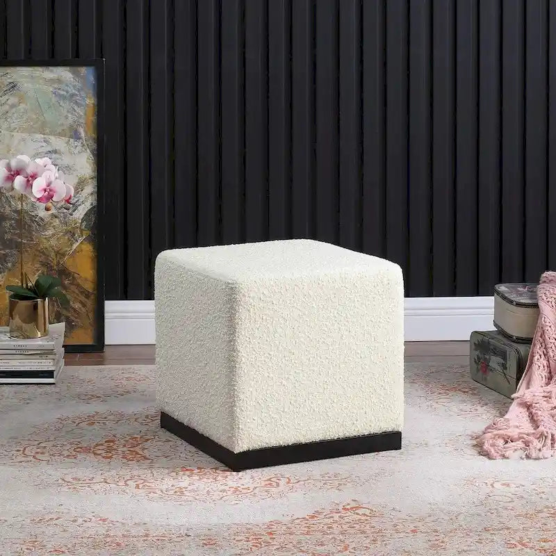 Repose-pieds cubique moderne
