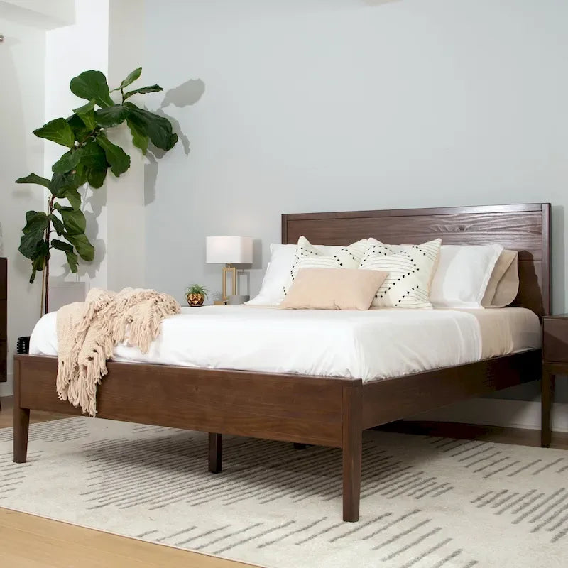 Lit Queen size en poutres et planches